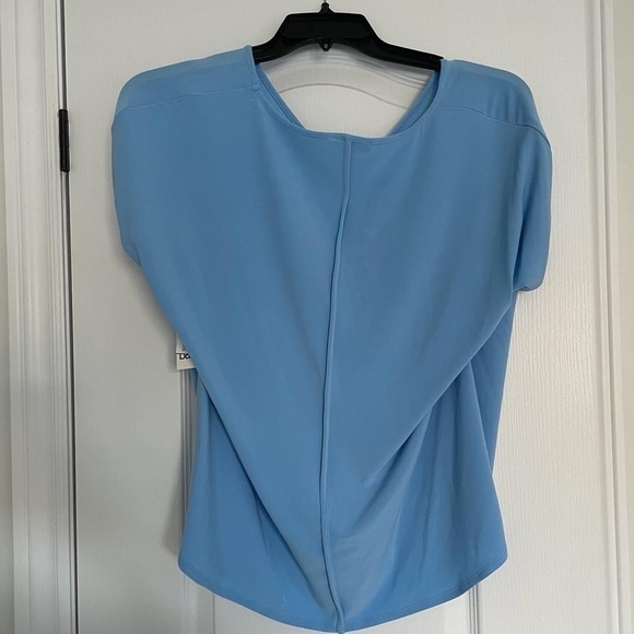 NWT Bar III Plus Size Seamed V-Neck Top in Vista Blue - Picture 2 of 7